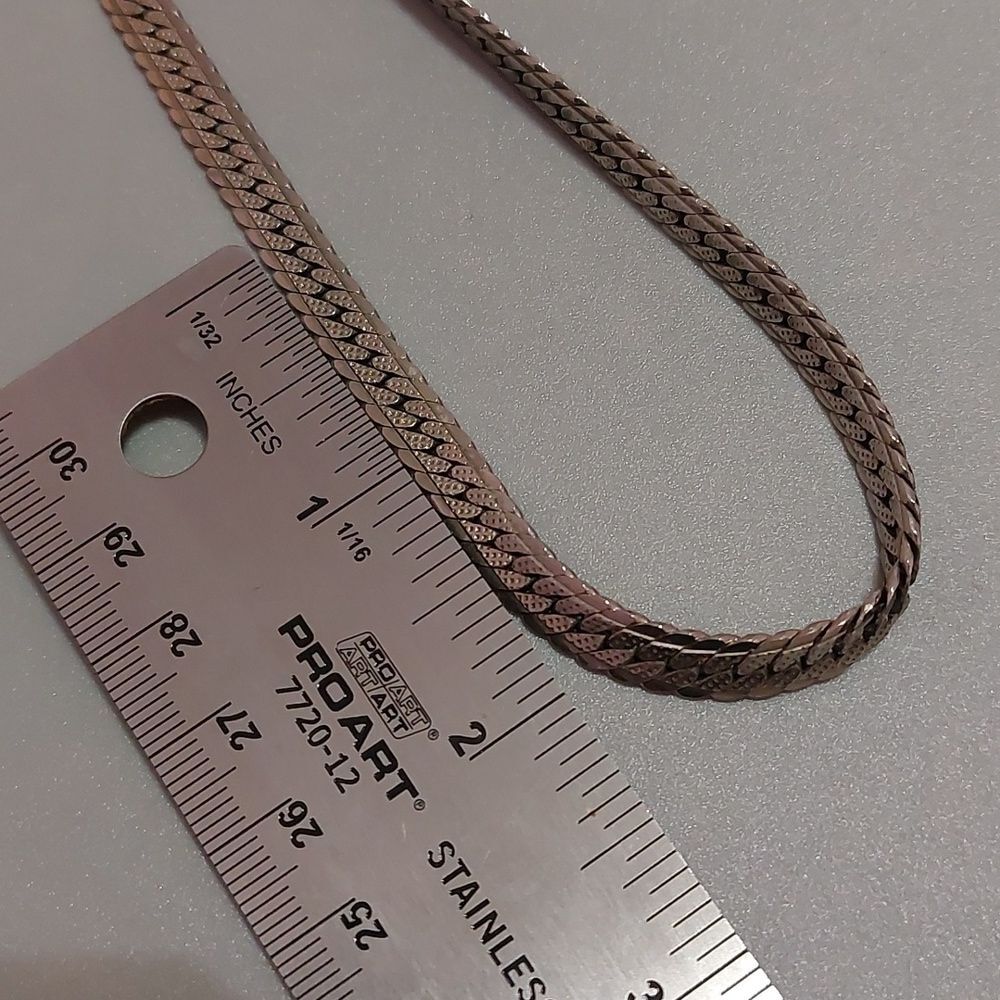 Vintage Wide Flat Herringbone Chain Silver Tone Necklace Foldover Clasp 29 Long - Picture 5 of 5